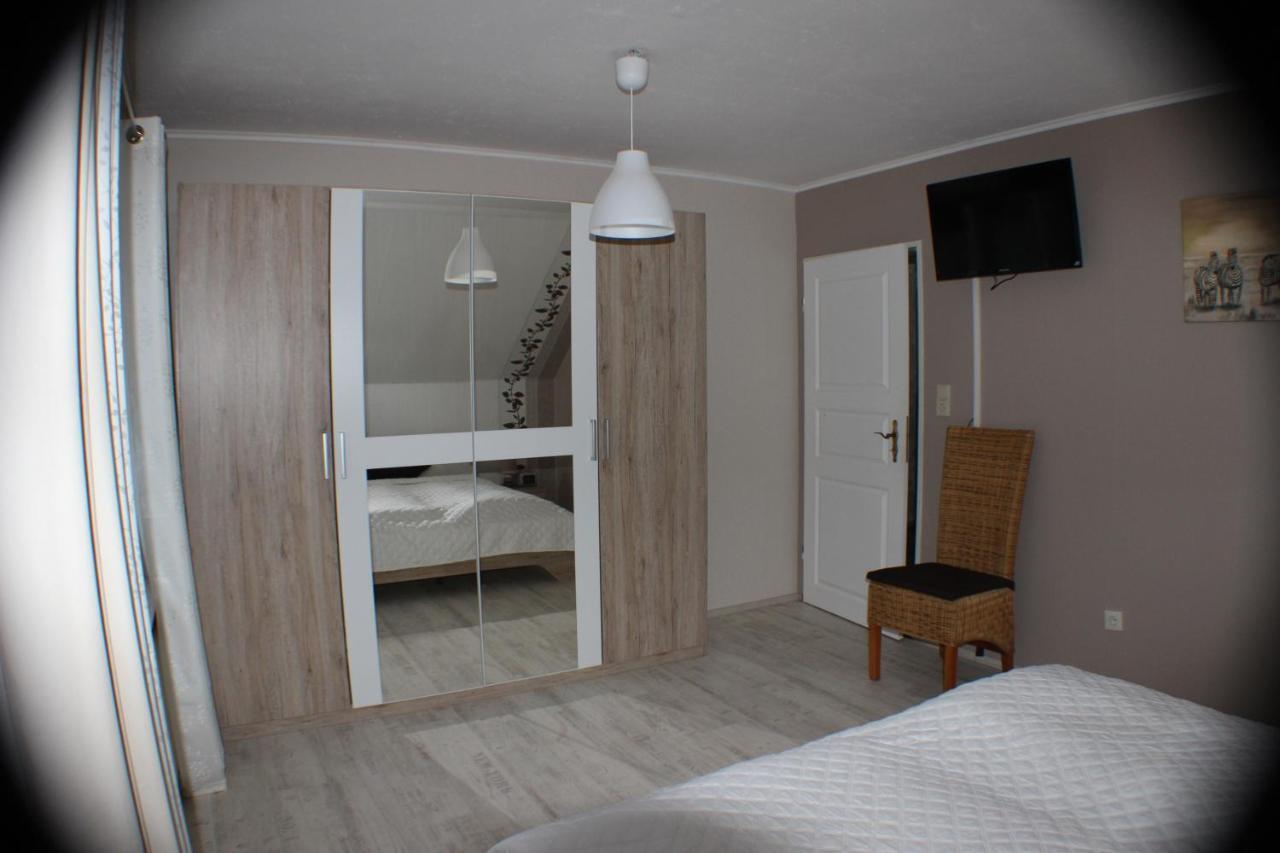 Ferienhaus Abbi Mit Schwimmbad Und Fitness Fur 8 Personen, Strand, Norddeich Apartment Hage Exterior photo